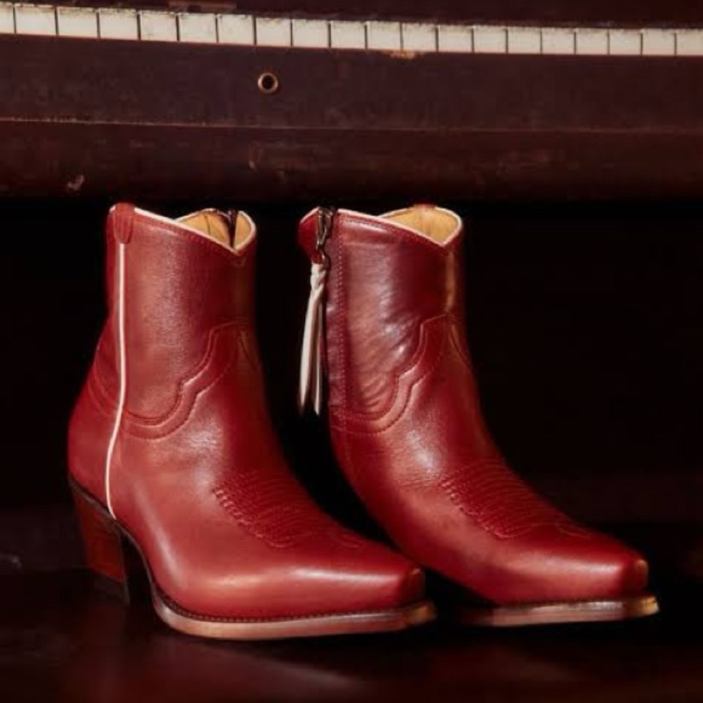 Tecova’s The Daisy burgundy ankle boot 7.5
